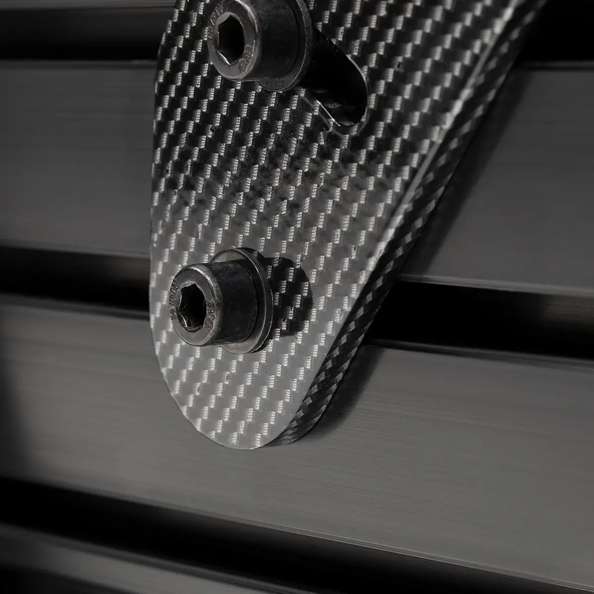 Next Level Racing F-GT Elite 160 Scuderia Ferrari Edition Carbon bolt